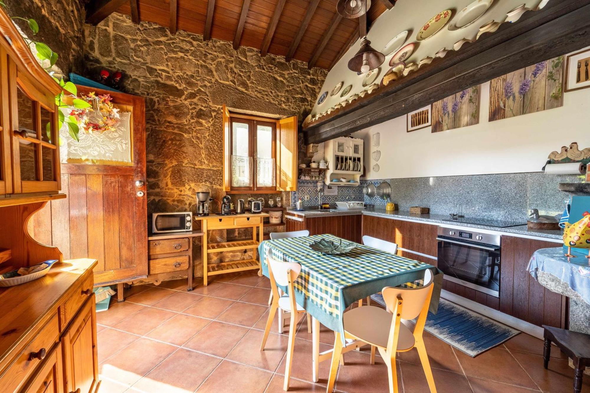 Casas Casal Do Carvalhal - Agroturismo Amares Rom bilde